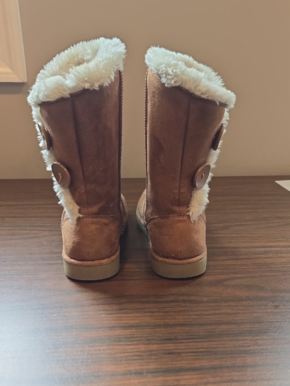 SO Women's Brown Faux-Shearling Button Winter Boots - Picture 4 of 10